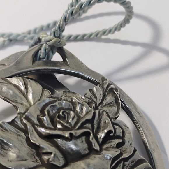Vtg Seagull Rose Pewter Ornament Hollow Silver Color 3d Locket Blue Faded Ribbon - Picture 5 of 13